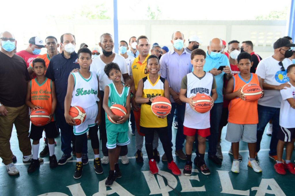 Veganos inauguran torneo Basket Interbarrial, miniBenjamin y minibasquet en diferentes categorías considerados importantes para la comunidad.