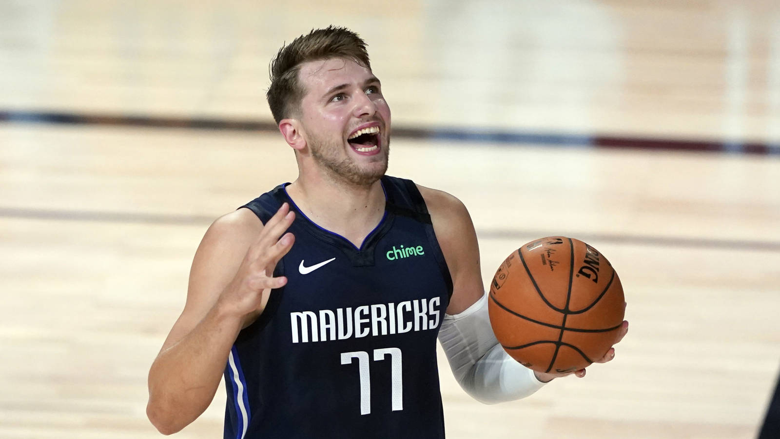 El jugador de los Dallas Mavericks, el esloveno Luka Doncic es el protagonista de la portada del videojuego de baloncesto, NBA 2K22.