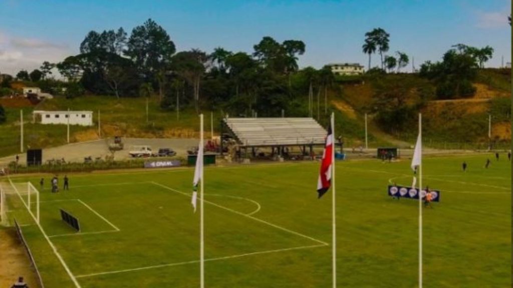 El nuevo estadio de Jarabacoa FC, en el pueblo de Jarabacoa, previo a su primer partido como profesional