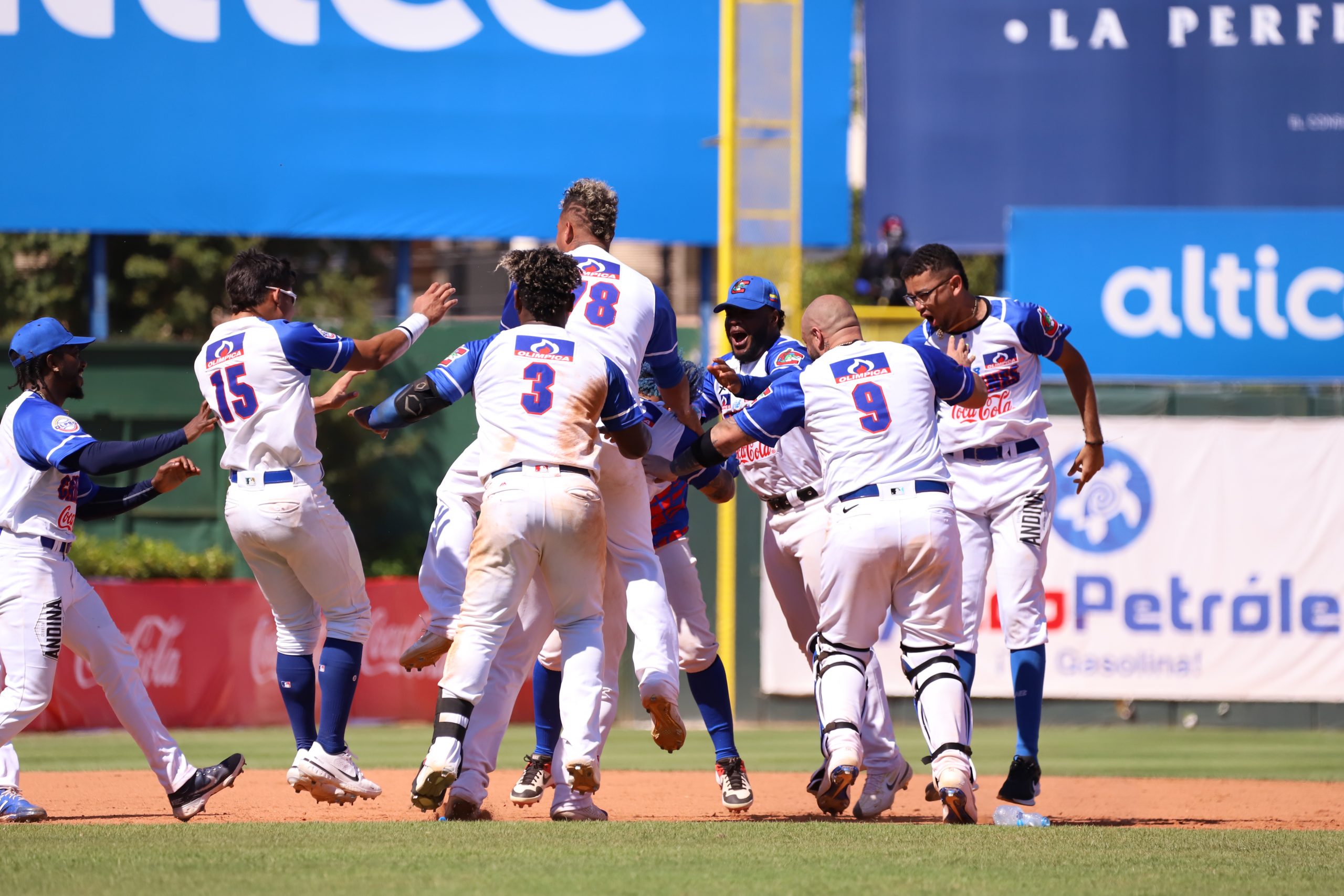 Colombia deja en el terreno a Panamá