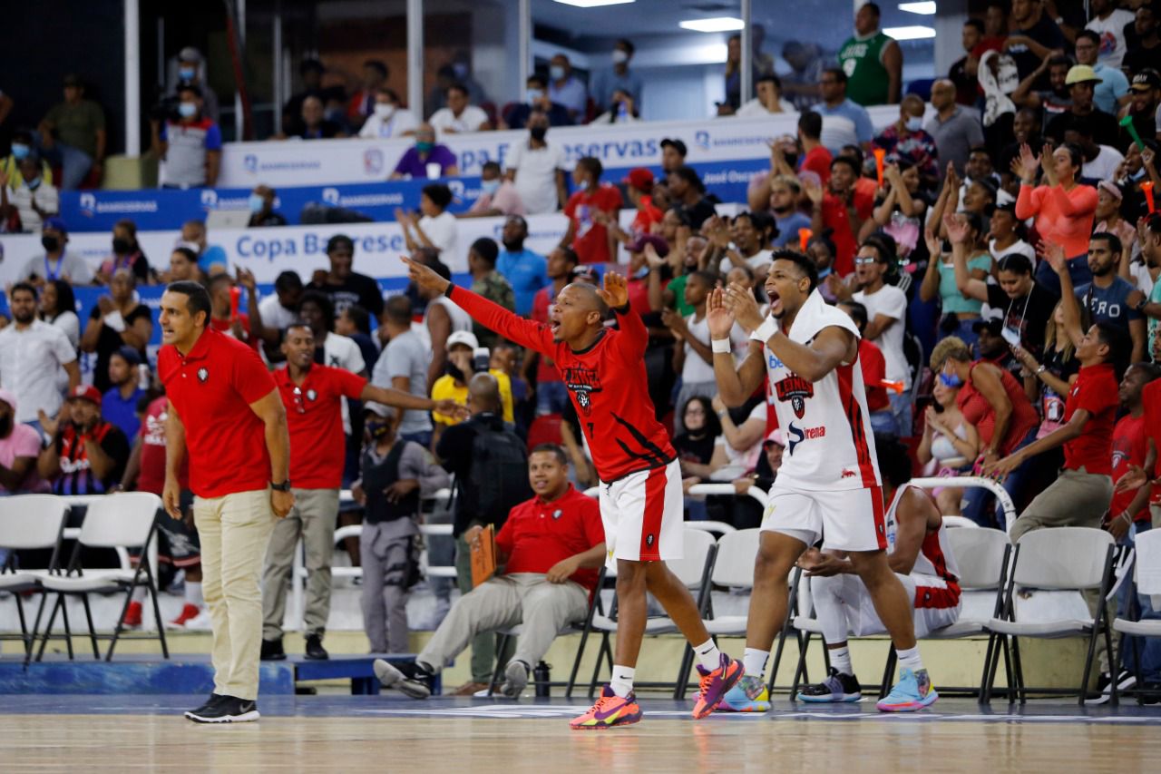 Leones-celebran-2