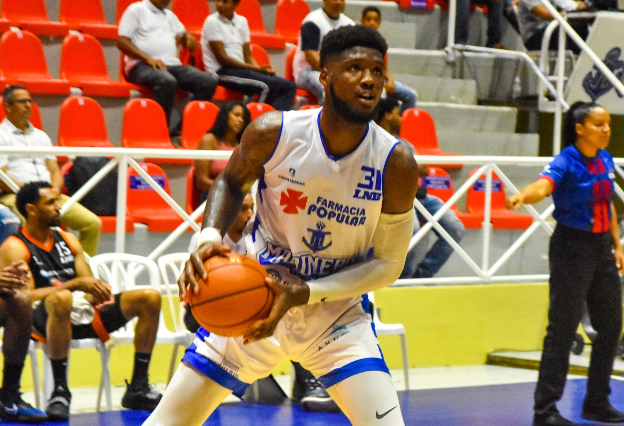 Carlton Bragg Jr. 3