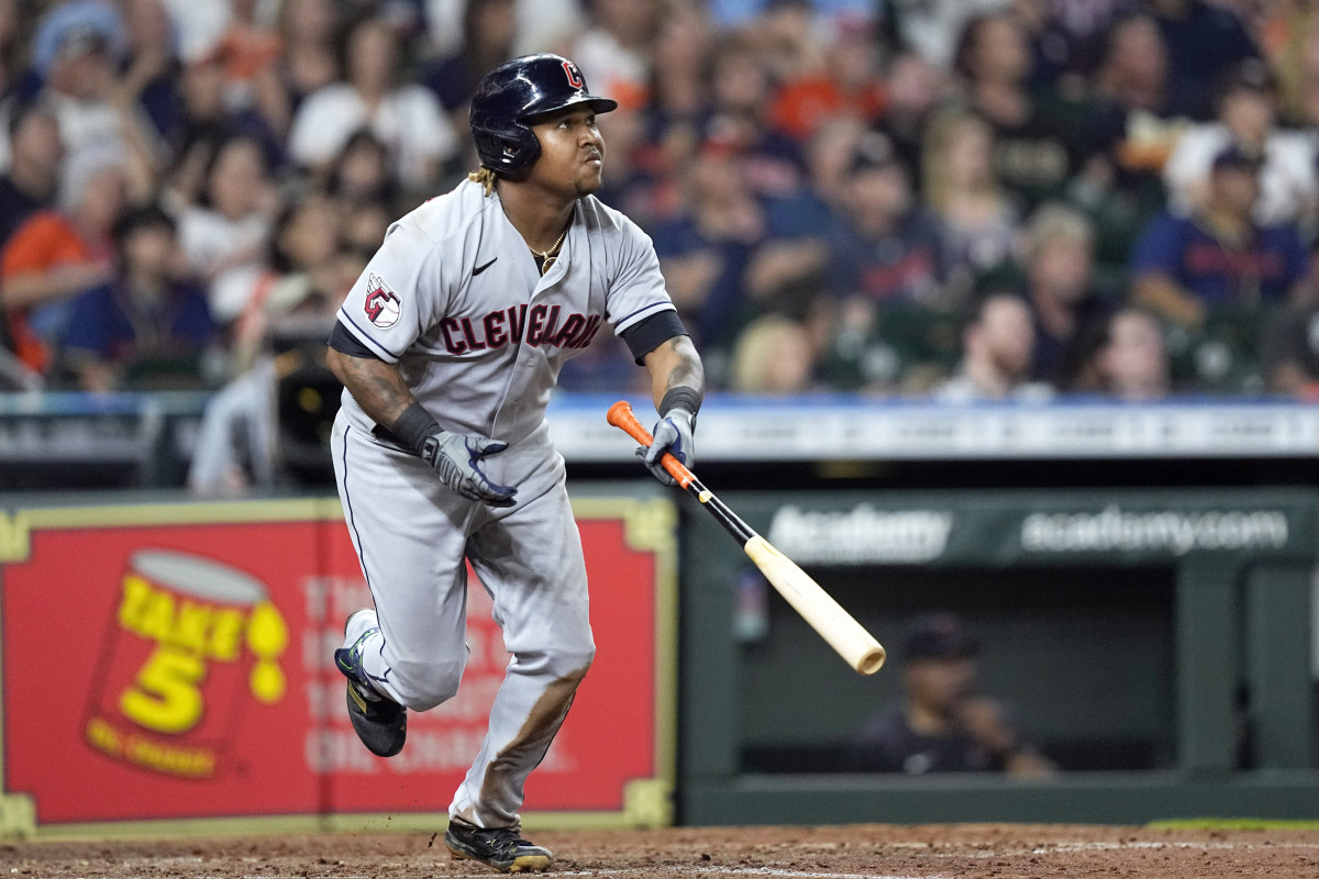 En un partido frente a Anaheim, José Ramírez recibió una base por bolas con las bases llenas, similar a Barry Bonds.