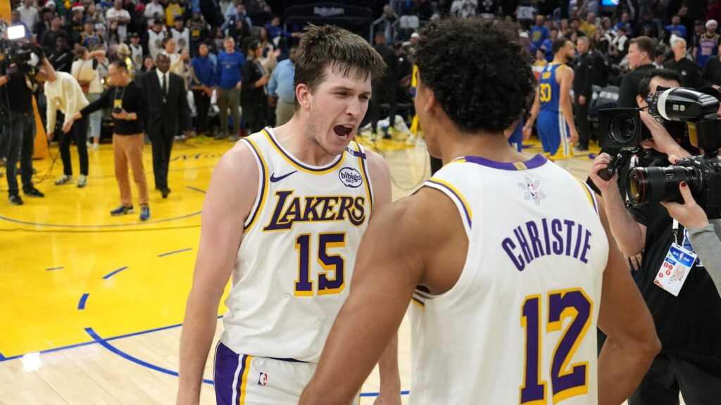 Austin Reaves fue el héroe de los Lakers frente a Golden State en el día de Navidad
