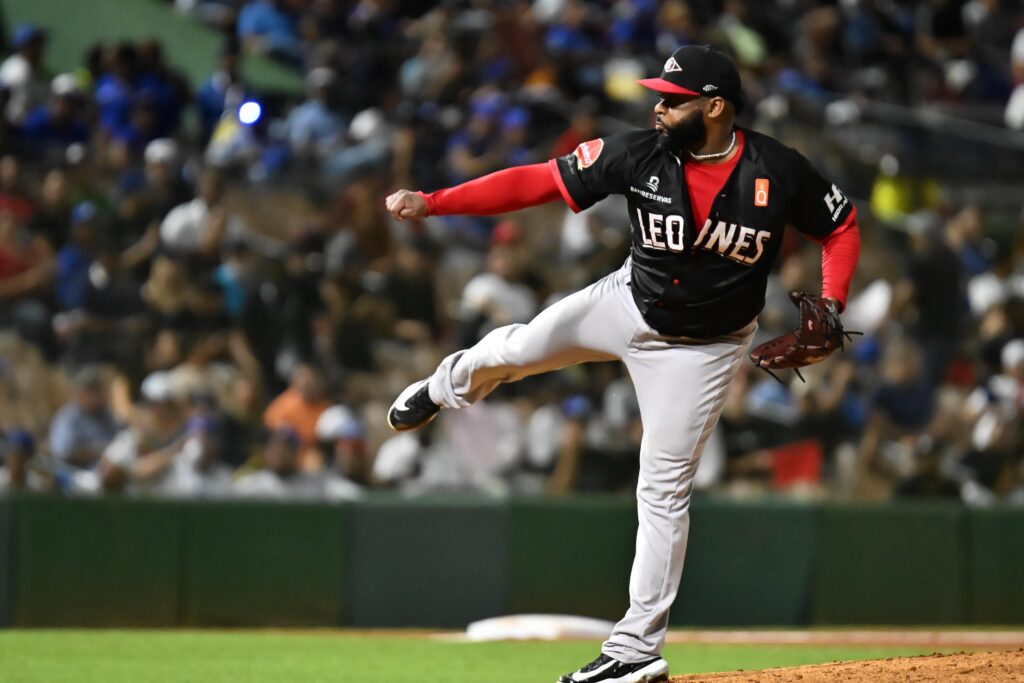 Johnny Cueto dominó al Licey en la victoria del Escogido en el juego tres de la serie final de la pelota invernal
