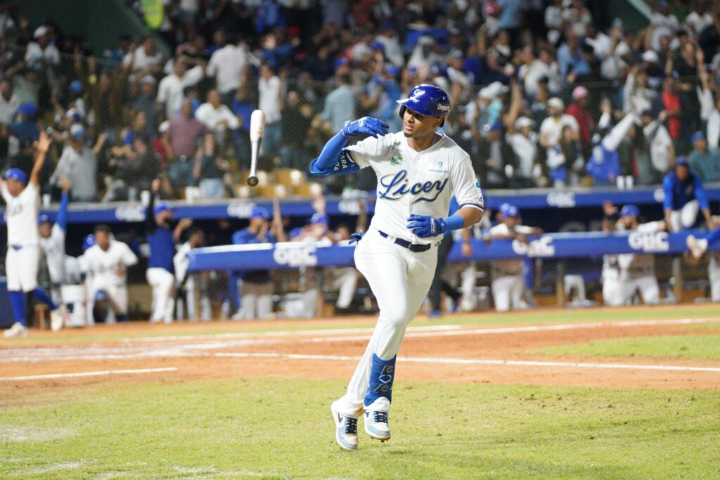 Sergio Alcántara sacudió jonrón para ayudar al Licey a vencer a las Águilas