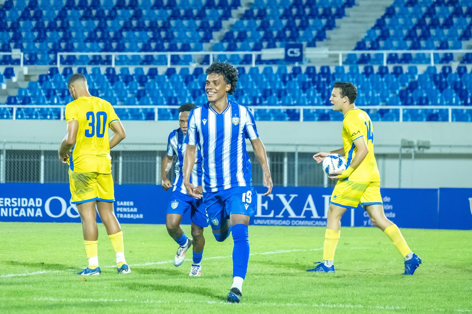 Anyelo Gómez anotó gol por O&M FC frente a Snata Fe FC en la Copa LDF 2025