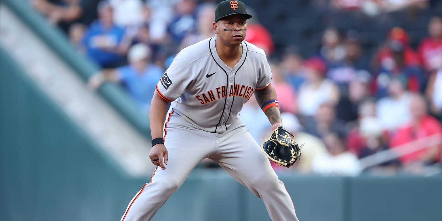 Rafael Devers debuta jugando en primera