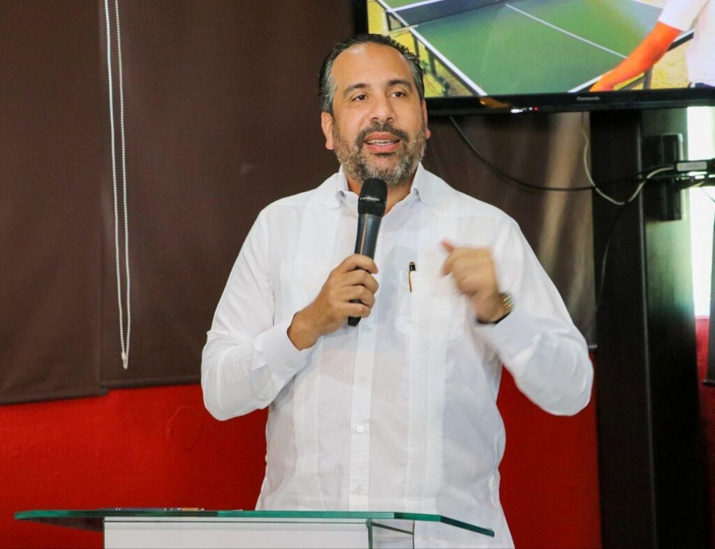 Alberto Rodríguez Mella, director ejecutivo del Instituto Nacional de Educación (INEFI).