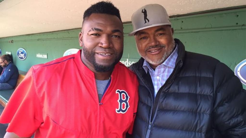 David Ortiz ex jugador de los Medias Rojas de Boston acompañado de su Padre Leo Ortíz