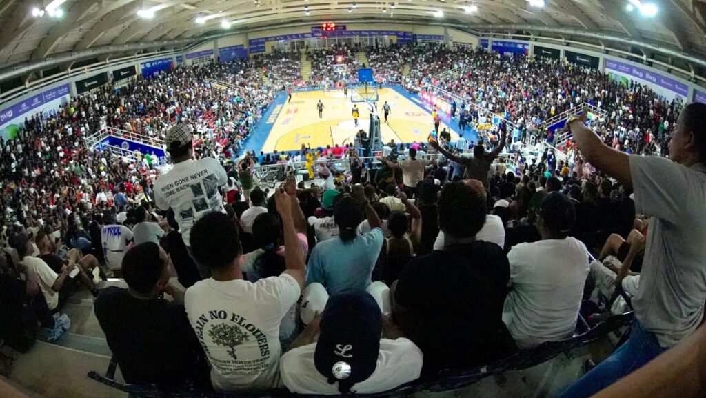 Torneo Baloncesto Superior Distrital 2024 en el Palacio del Voleibol Ricardo Gioriver Arias