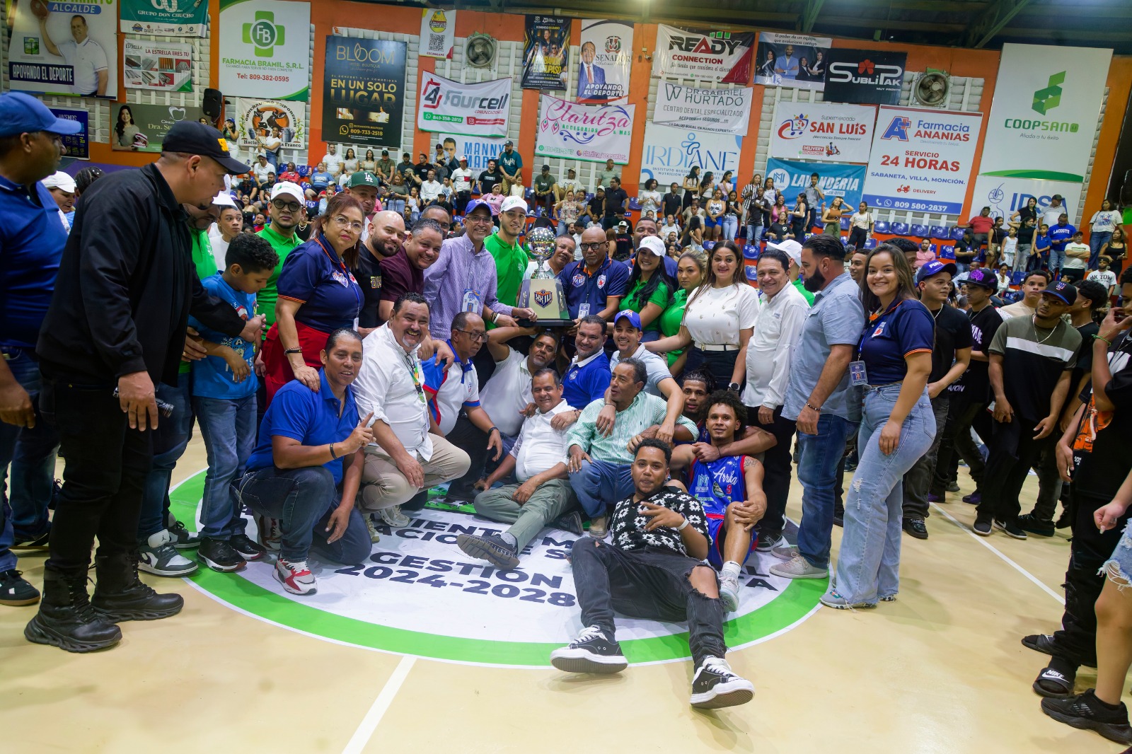 Pueblo Arriba campeón torneo baloncesto superior Santiago Rodríguez