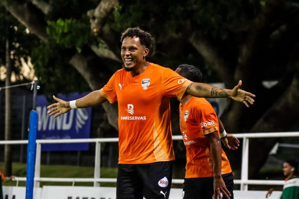 Rivaldo Correa anotó gol por Cibao FC frente a Delfines del Este en la jornada 1 de la Liguilla de la LDF