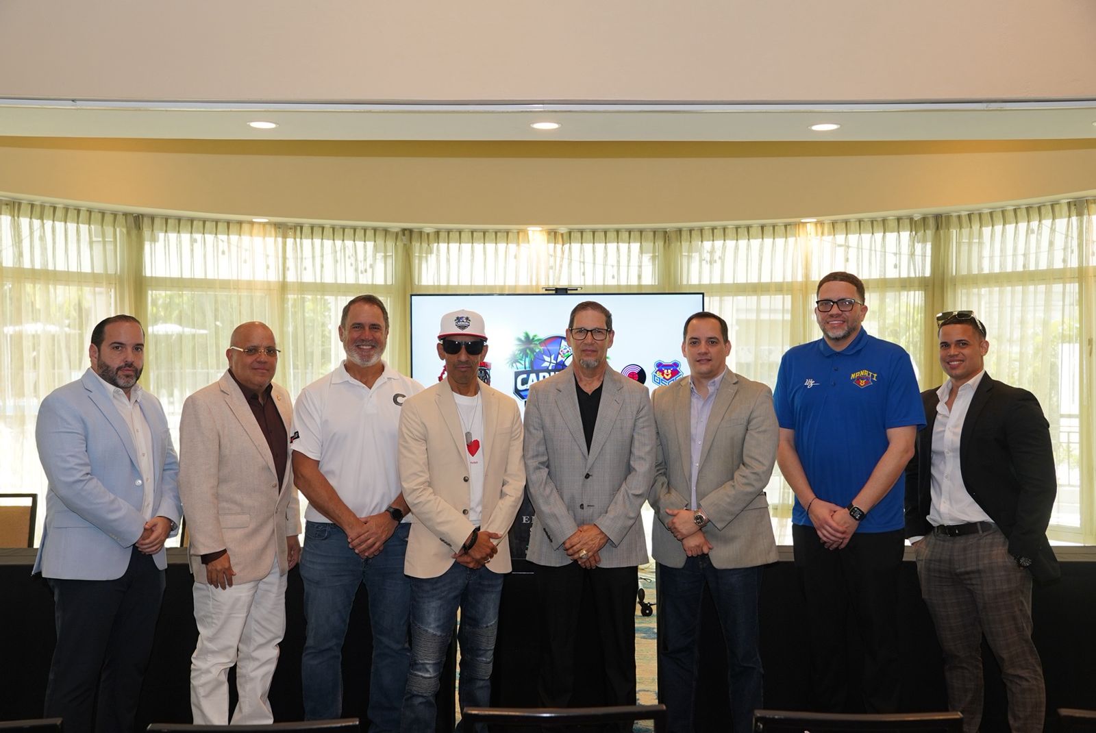 Doré Vicioso, copropietario y director de marketing Leones de Santo Domingo. Julio Cruz Miembro junta directores Caribeño Champ Classic John Herrero, Apoderado Criollos de Caguas. Ernesto Diaz, presidente Caribeño Champ Classic. Angel E Garcia, Director Deportivo Caribeño Champ Classic, Jerry Misla, Apoderado Leones de Ponce. Ivan Dios, Dirigente Osos de Manati y Andros Alvarez, miembro junta directores Caribeño Champ Classic.