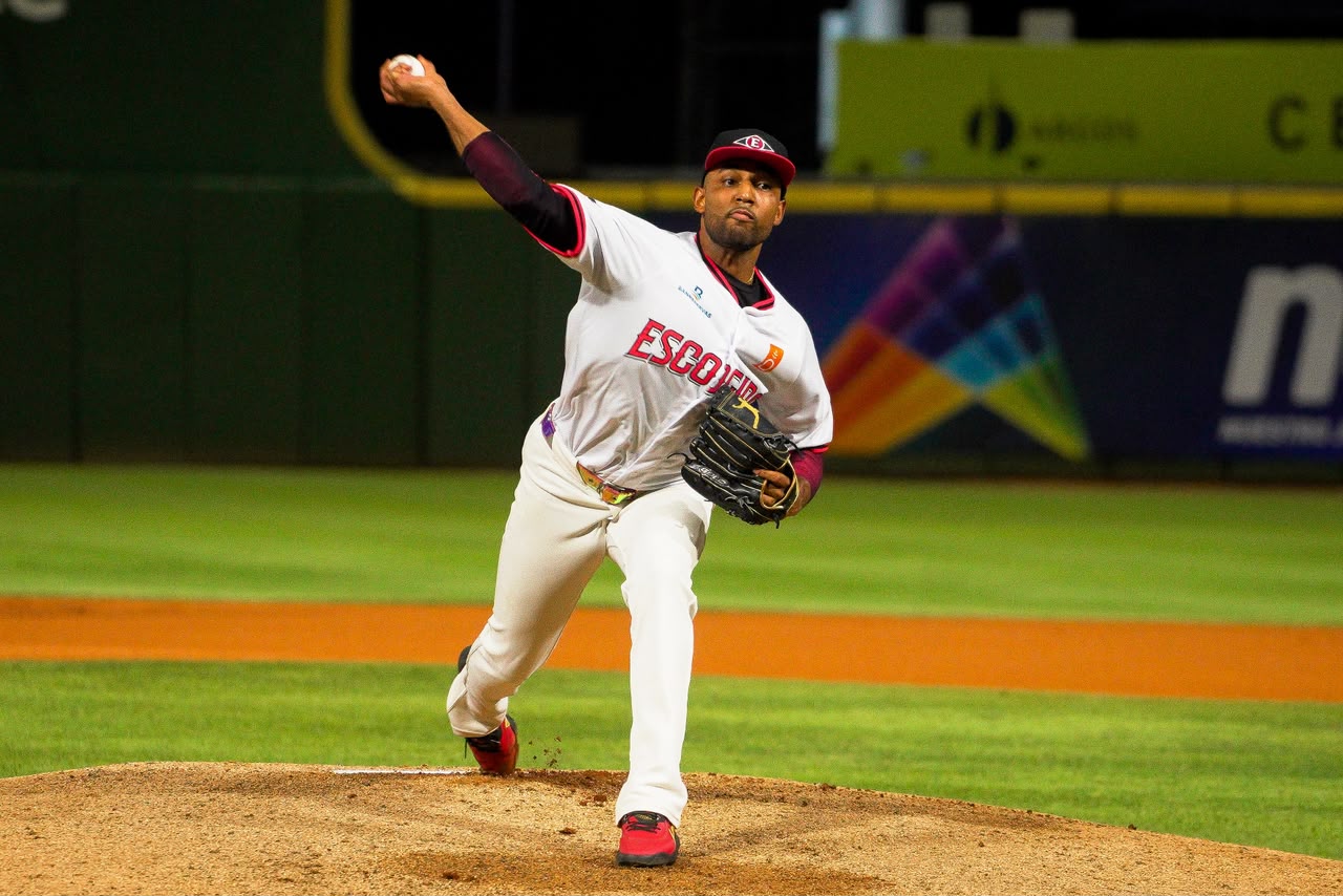 Leones del Escogido consiguen primera victoria al vencer a las Estrellas Orientales